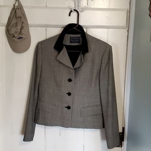 Dress Jacket ....size 12p ......black and white ..Andrea Viccaro